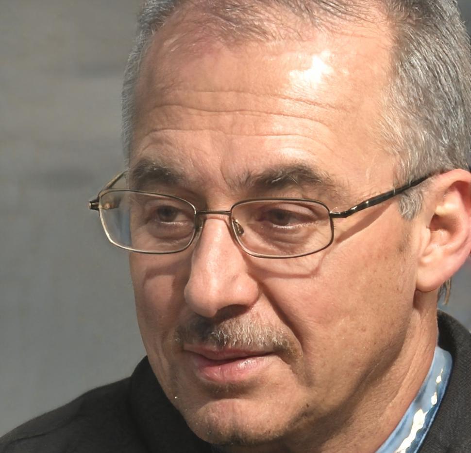 Portrait de Léandre Bouvier, analyste financier